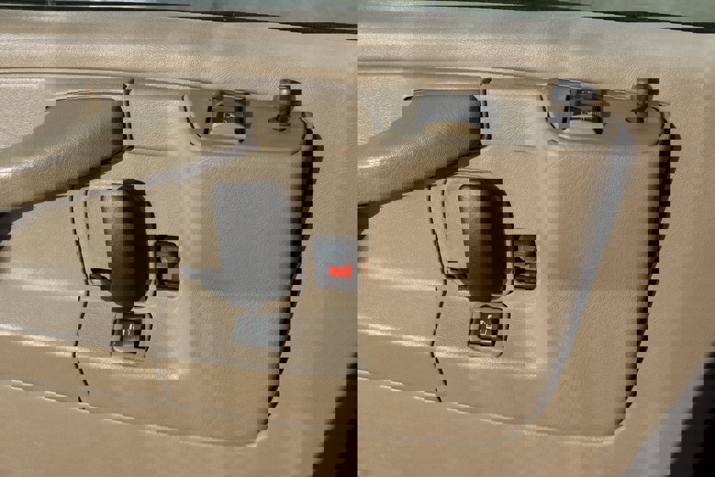 Used 2007 Chevrolet Express 1500 w/ Preferred Equipment Group image 12