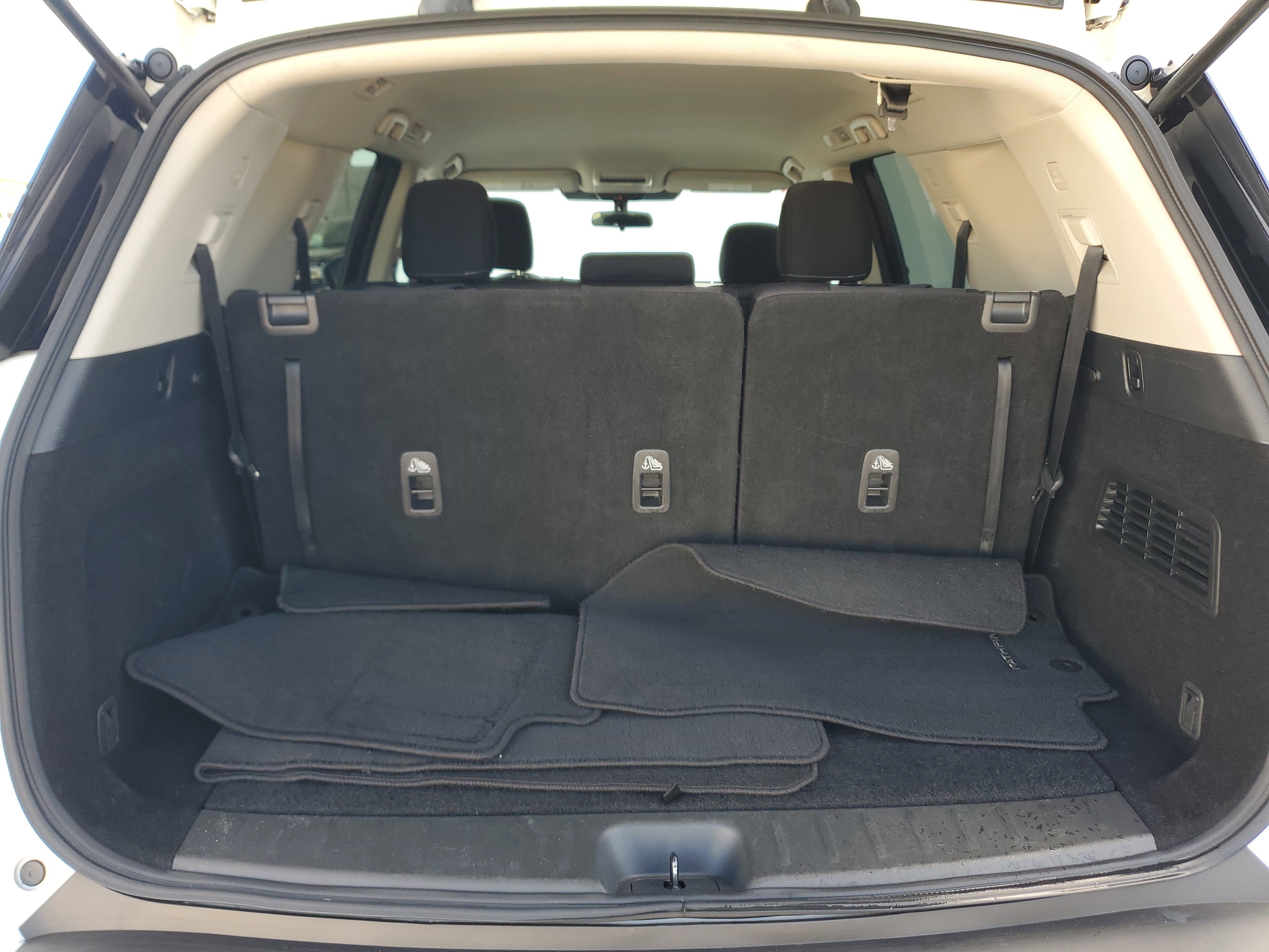 Used 2024 Nissan Pathfinder S image 14