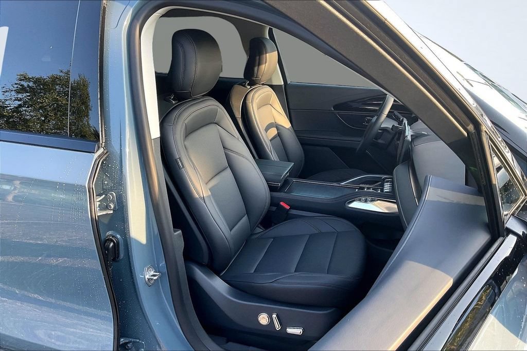 New 2026 Lincoln Nautilus Premier AWD/4WD image 11