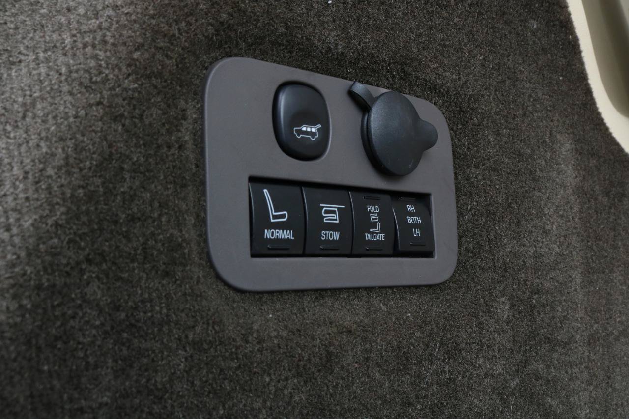 Used 2019 Lincoln MKT AWD image 45