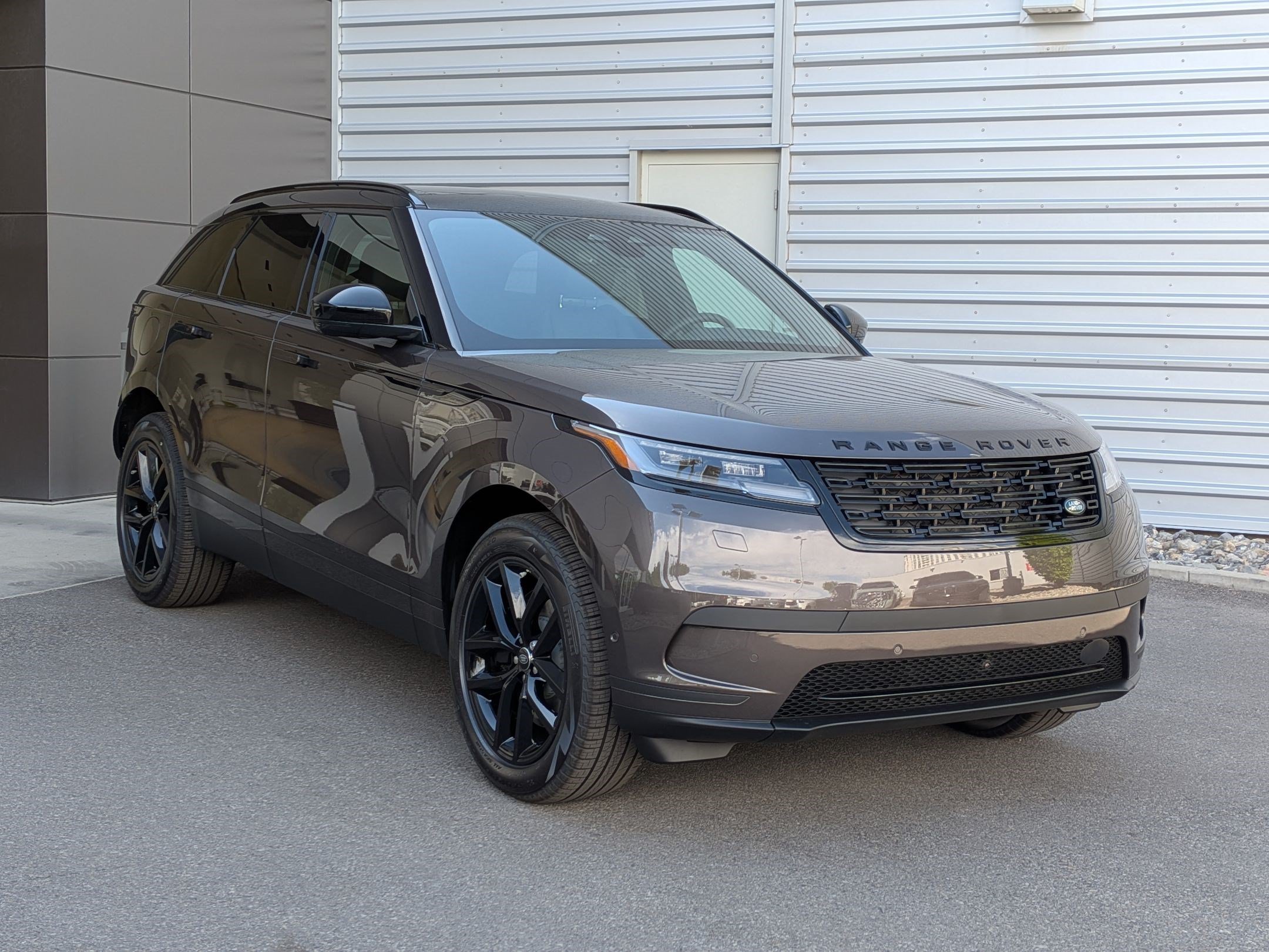 New 2026 Land Rover Range Rover Velar S AWD/4WD image 3