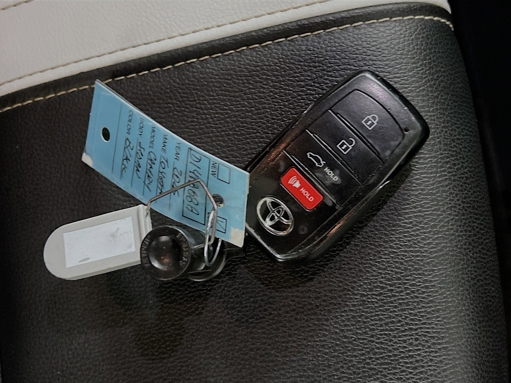 Used 2025 Toyota Camry SE image 36