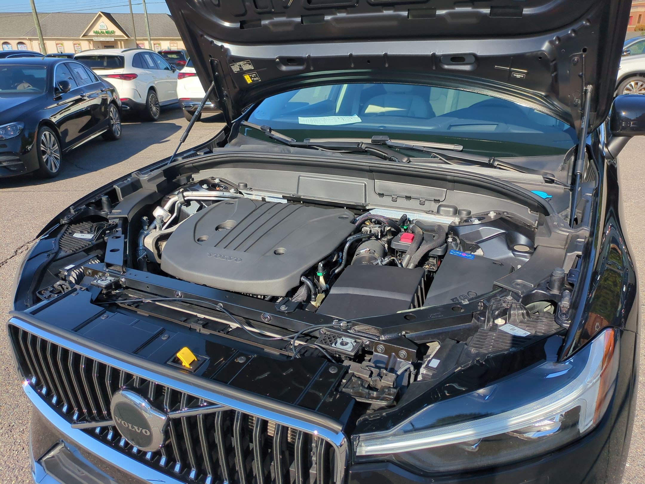 Used 2022 Volvo XC60 B5 Inscription w/ Advanced Package AWD/4WD image 38