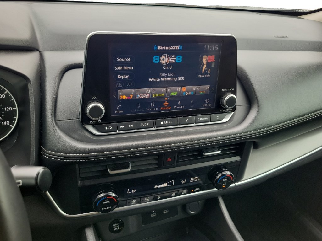 Used 2025 Nissan Rogue SV FWD image 14