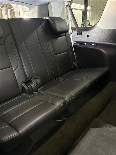 Used 2018 Chevrolet Suburban Premier image 19