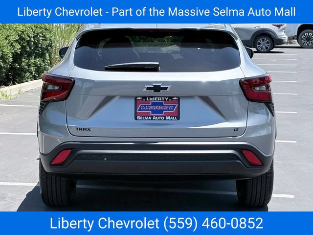 New 2026 Chevrolet Trax LT w/ Driver Confidence Package FWD image 5