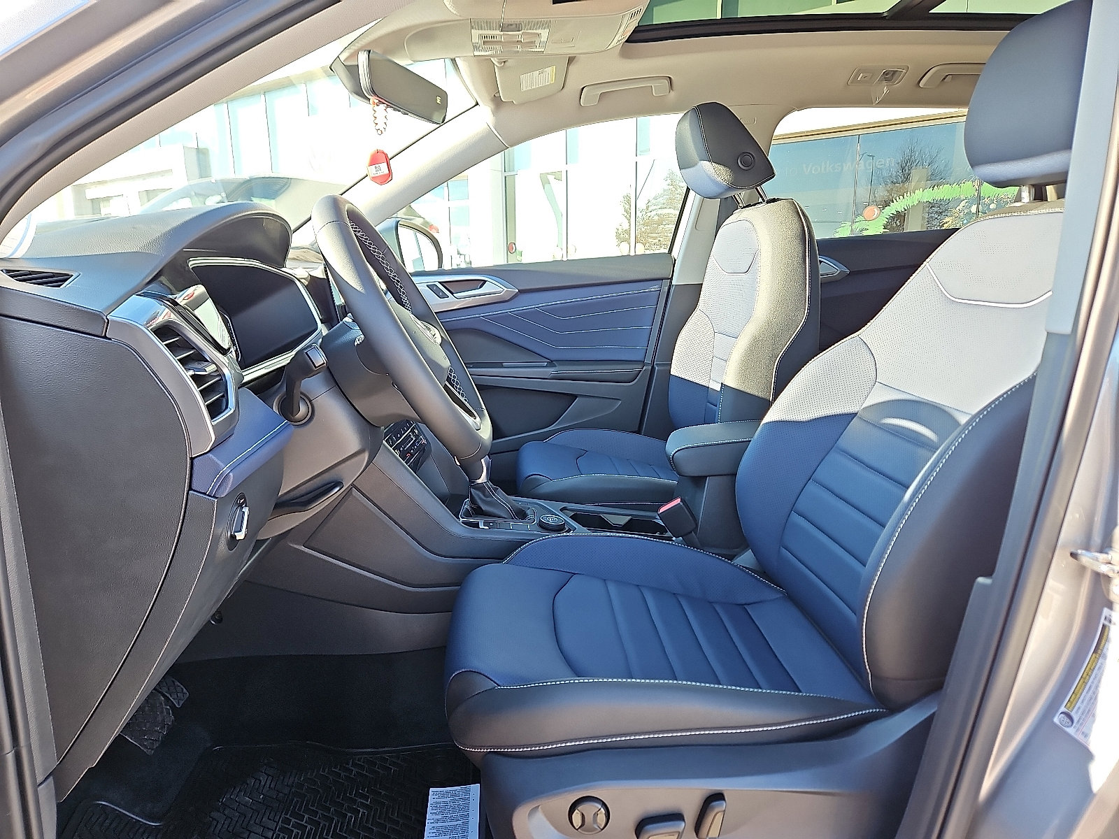 New 2026 Volkswagen Taos SEL image 10