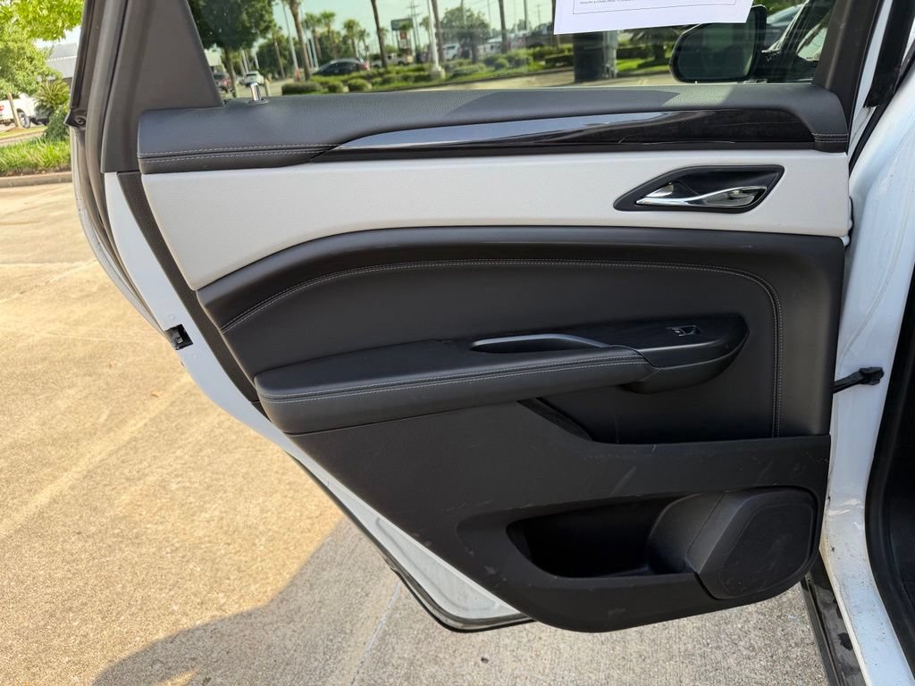 Used 2016 Cadillac SRX Luxury FWD image 12