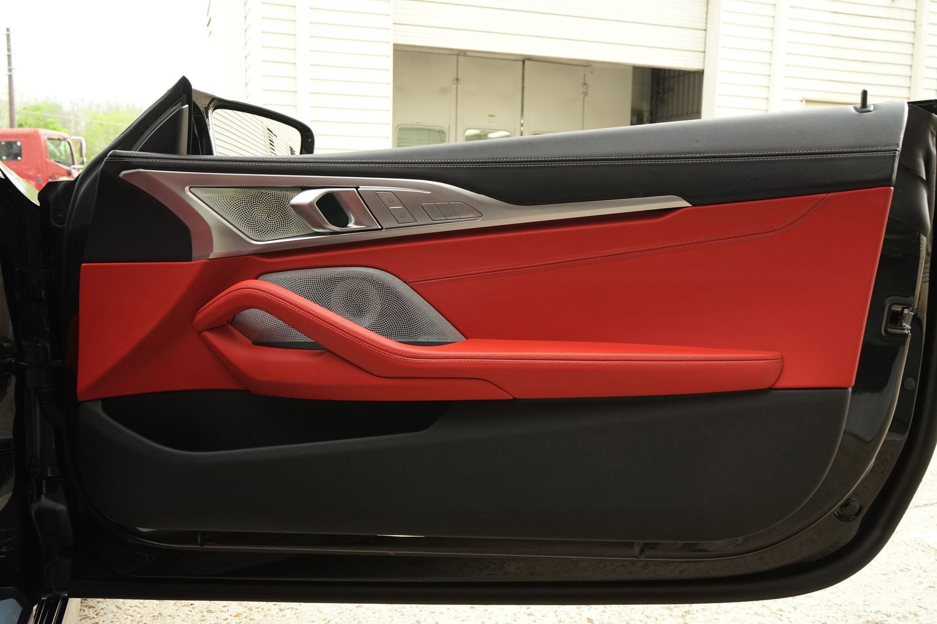 Used 2023 BMW M850i xDrive Coupe image 25