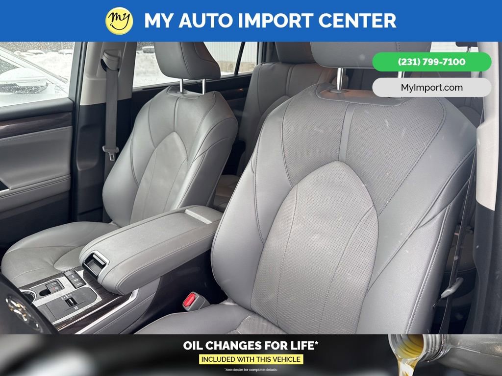 Used 2022 Toyota Highlander Limited image 7