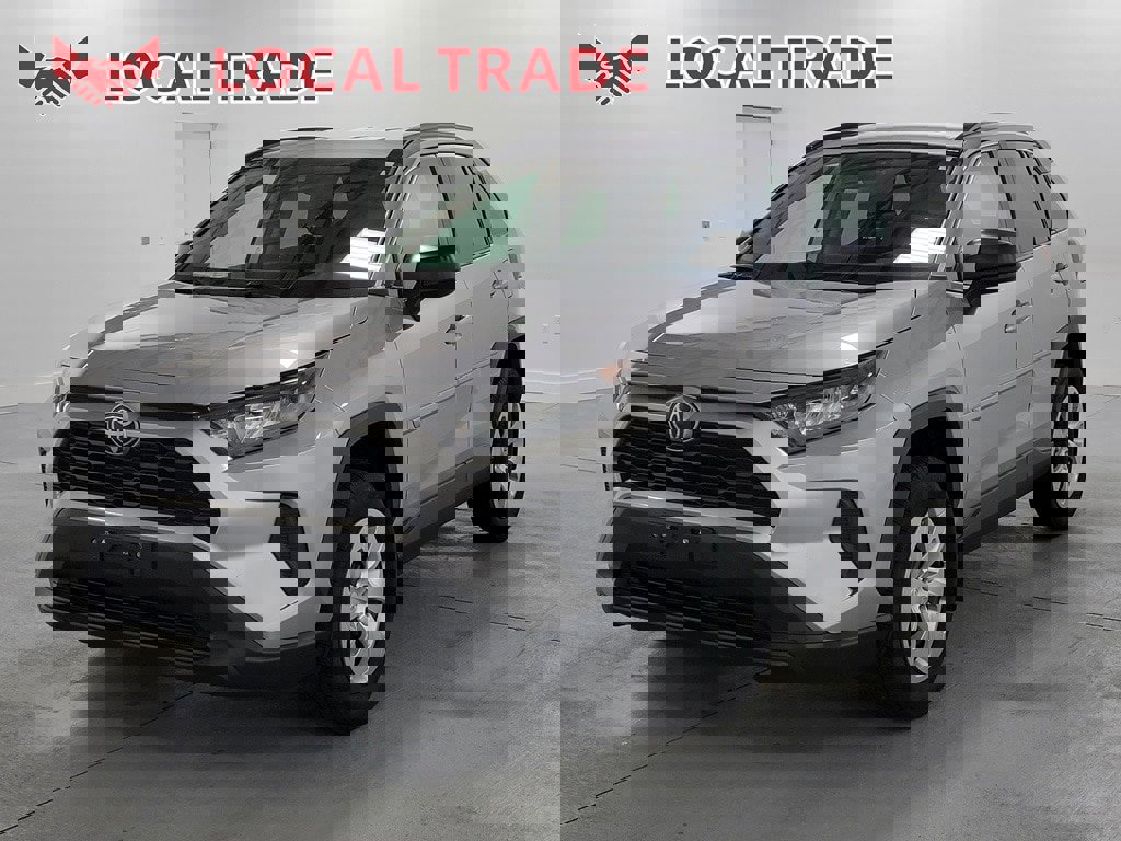 Used 2021 Toyota RAV4 LE image 4