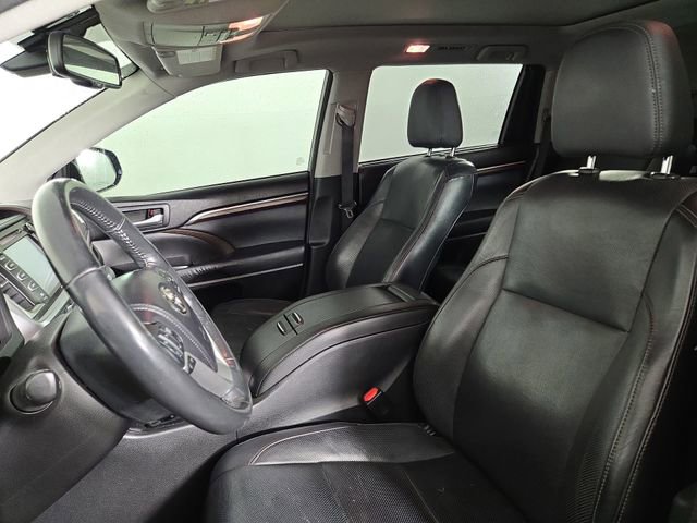 Used 2014 Toyota Highlander Limited Platinum AWD/4WD image 13