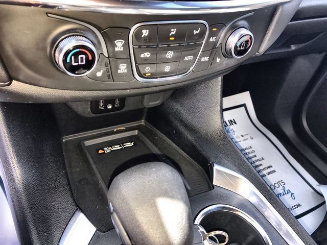 Used 2023 Chevrolet Traverse LT AWD/4WD image 18