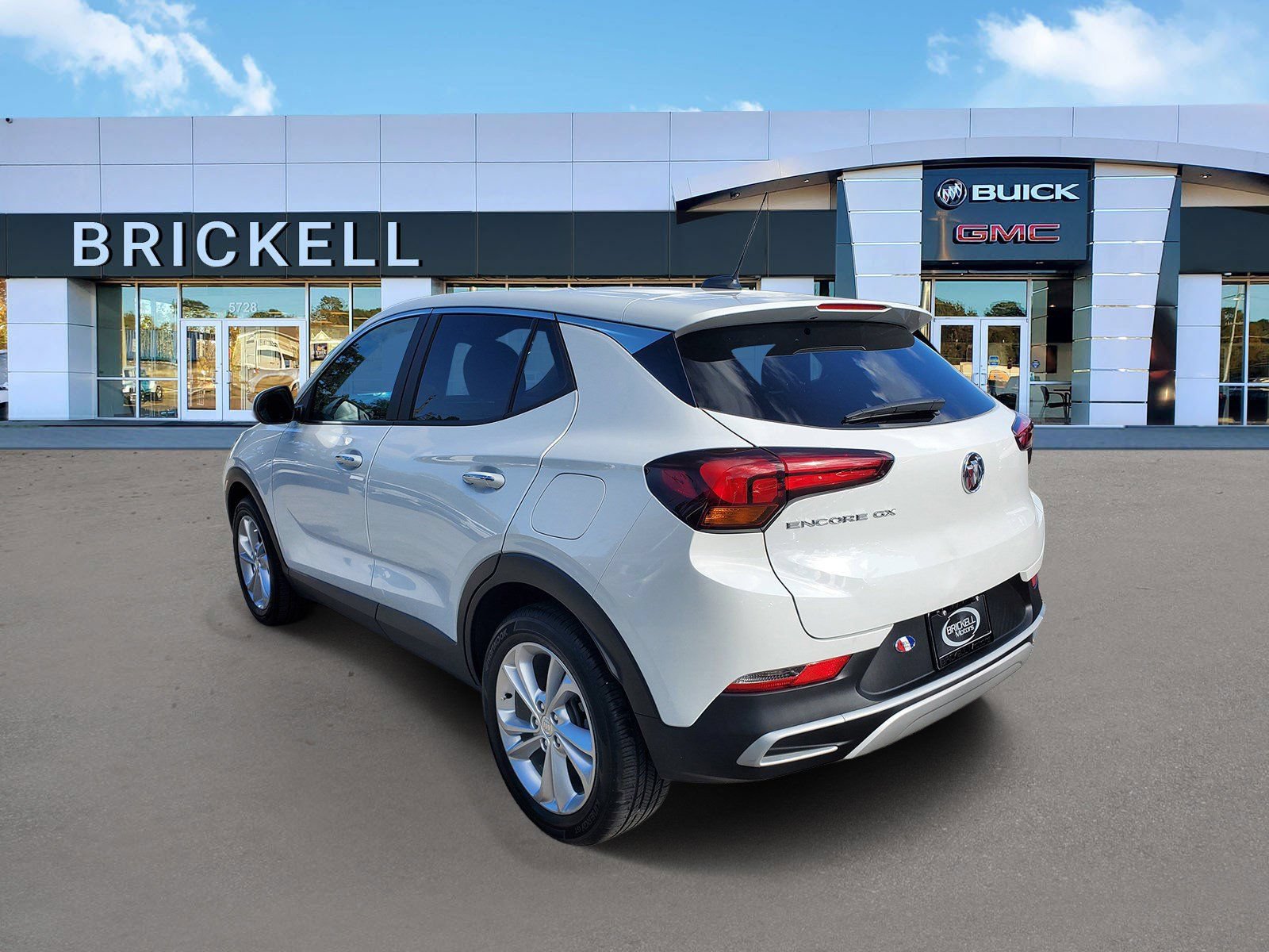 Used 2023 Buick Encore GX Preferred w/ Cold Weather Comfort Package FWD image 4