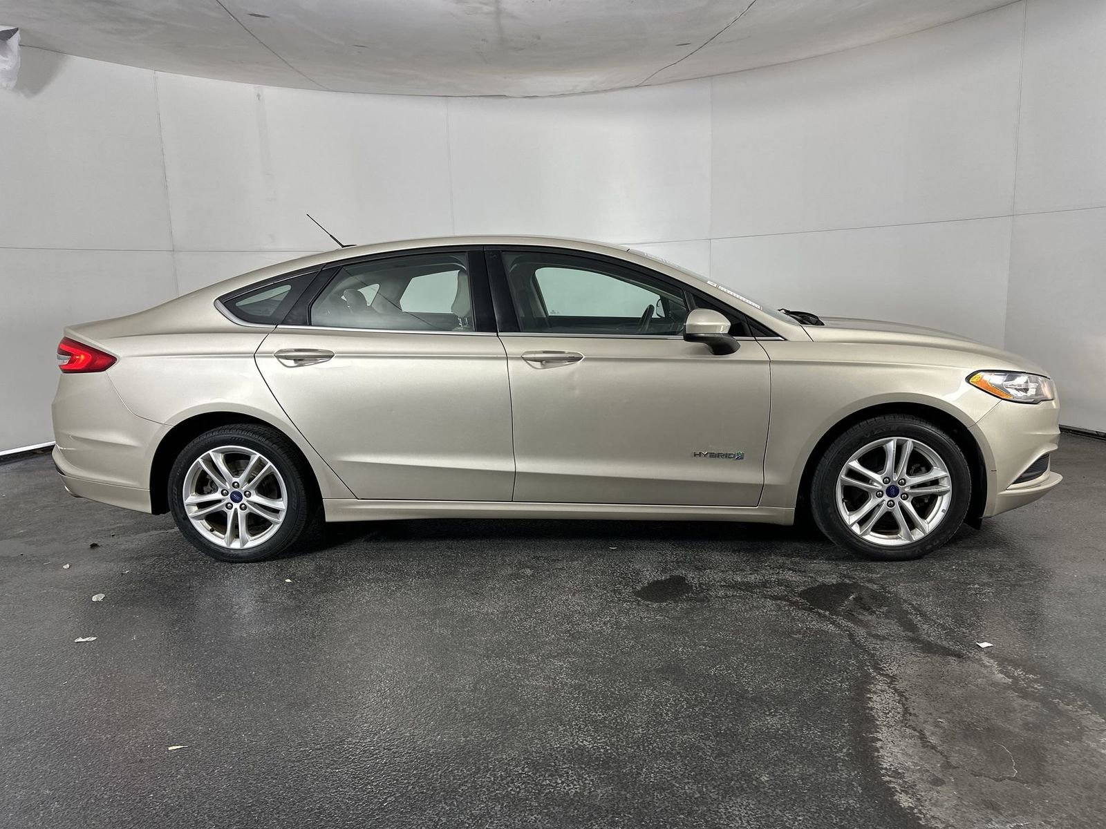 Used 2018 Ford Fusion S FWD image 9