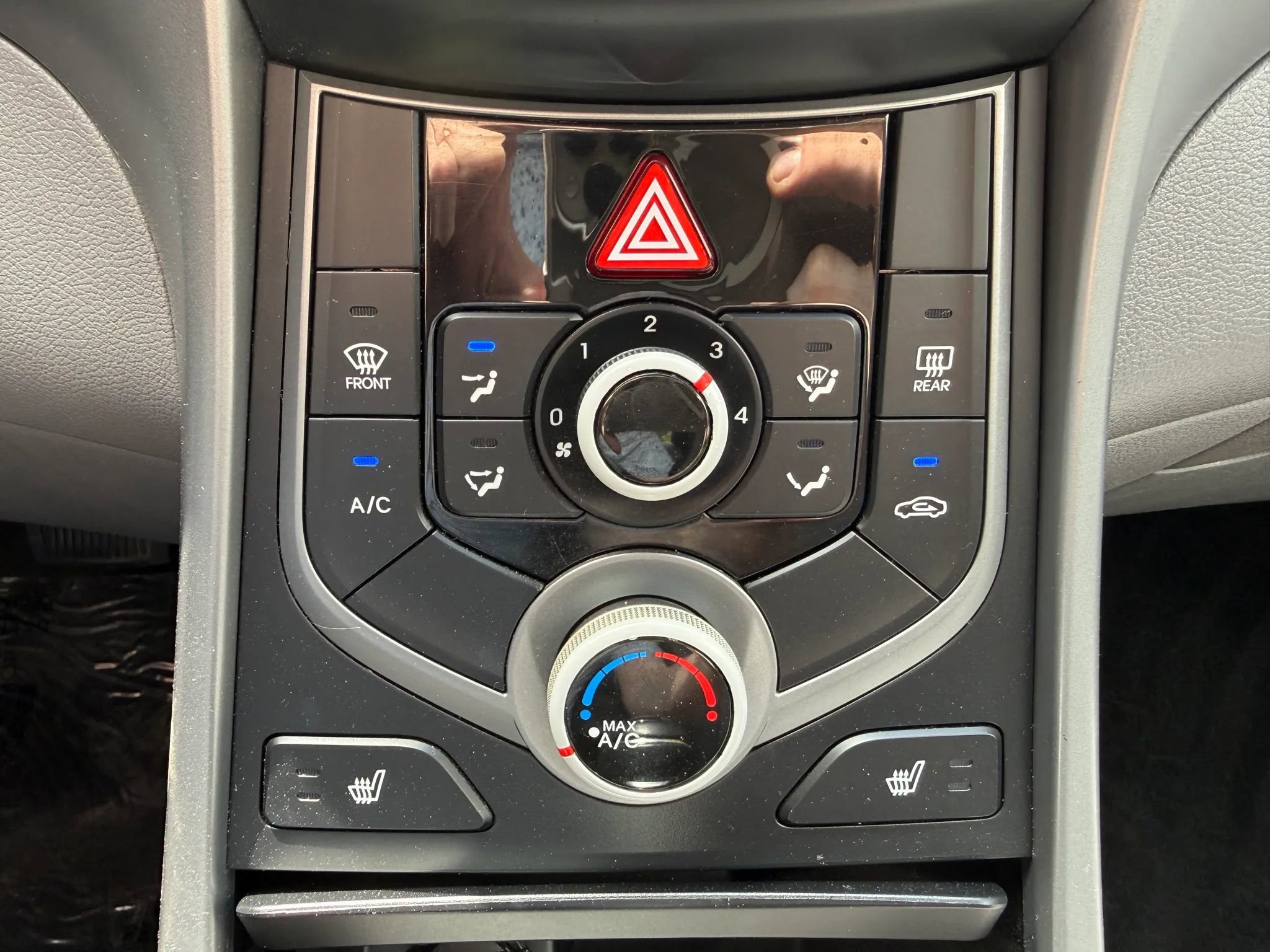 Used 2014 Hyundai Elantra FWD image 11