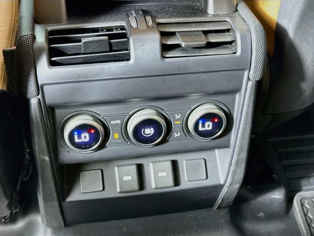 Certified 2024 Land Rover Defender 110 V8 AWD/4WD image 27