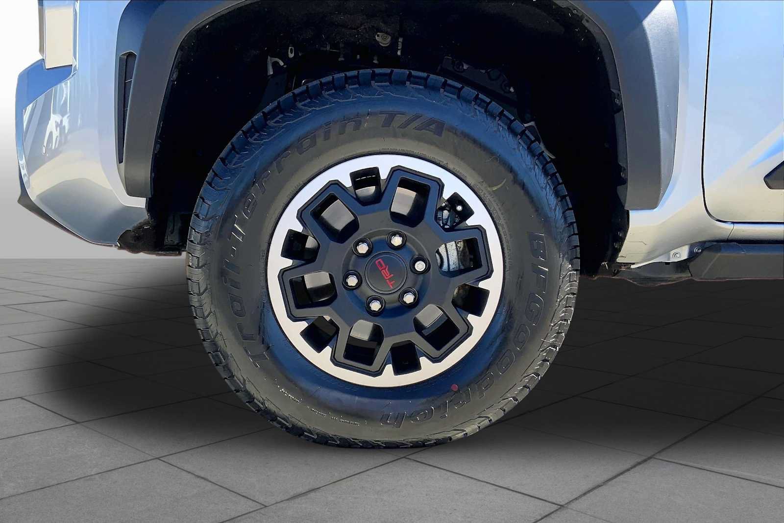 Used 2025 Toyota Tacoma TRD Off-Road w/ TRD Off Road Upgrade Package AWD/4WD image 11