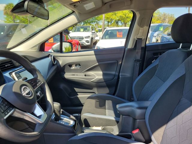 Used 2025 Nissan Versa SV image 10