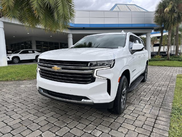 Used 2024 Chevrolet Suburban LT RWD image 20