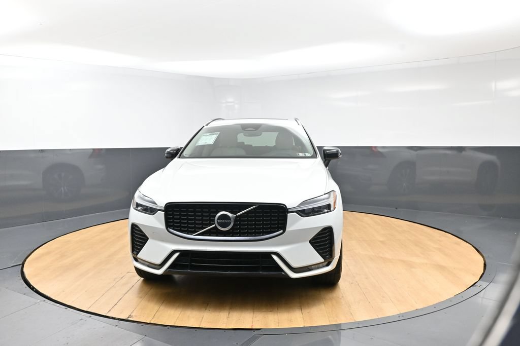 Used 2024 Volvo XC60 B5 Core w/ Protection Package Premier AWD/4WD image 40