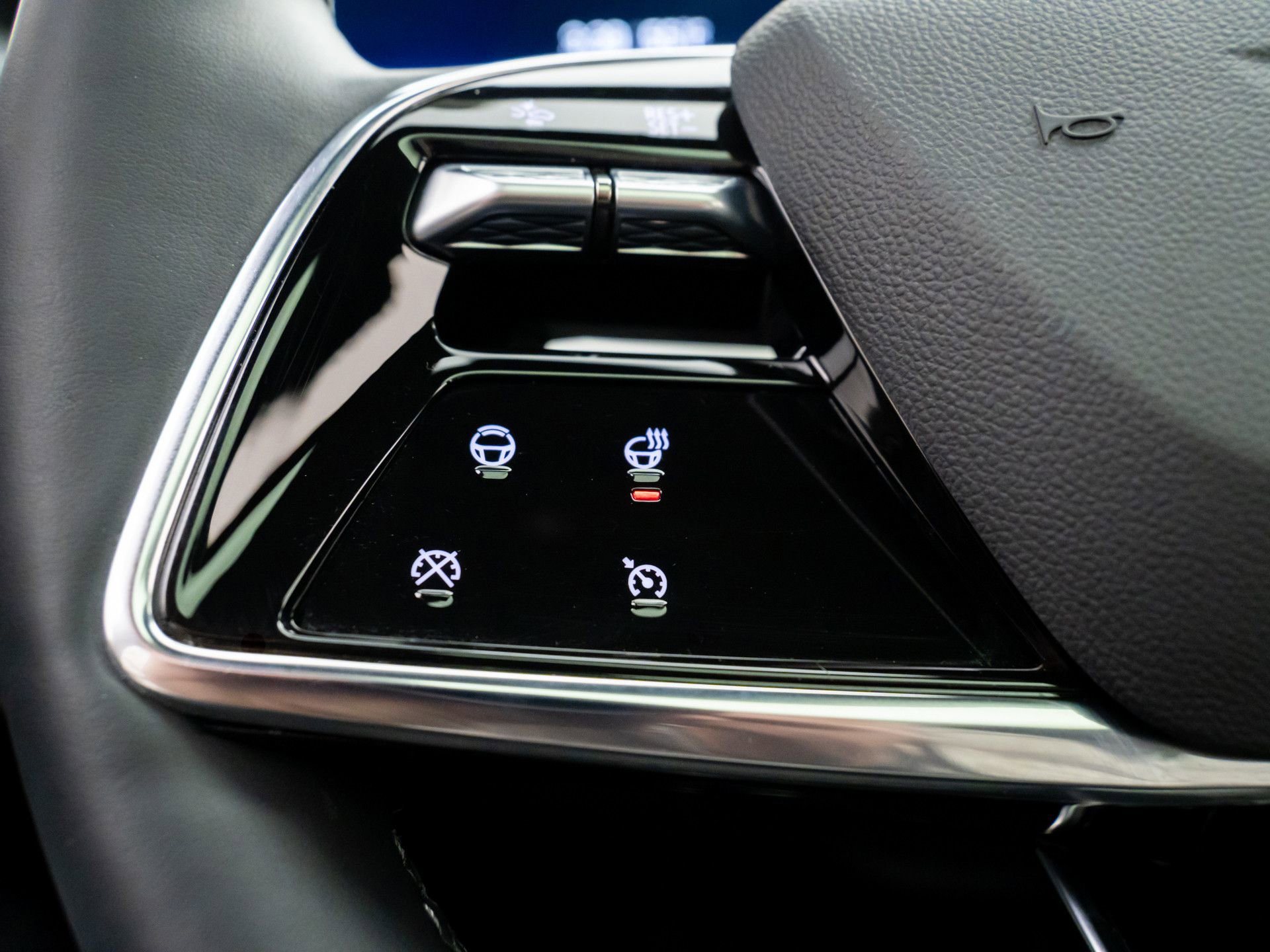 Certified 2024 Cadillac Lyriq Luxury w/ LPO, Floor Liner Package image 35