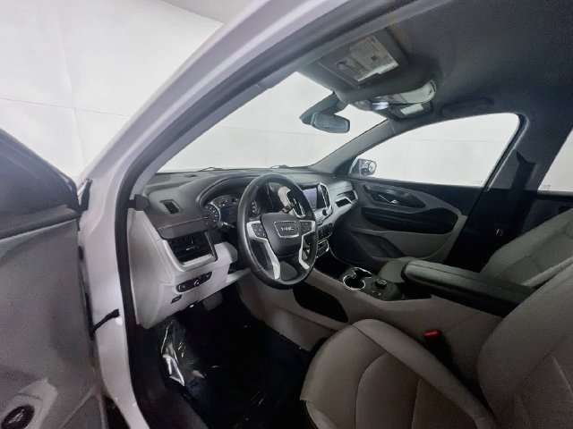 Used 2024 GMC Terrain SLT FWD image 17