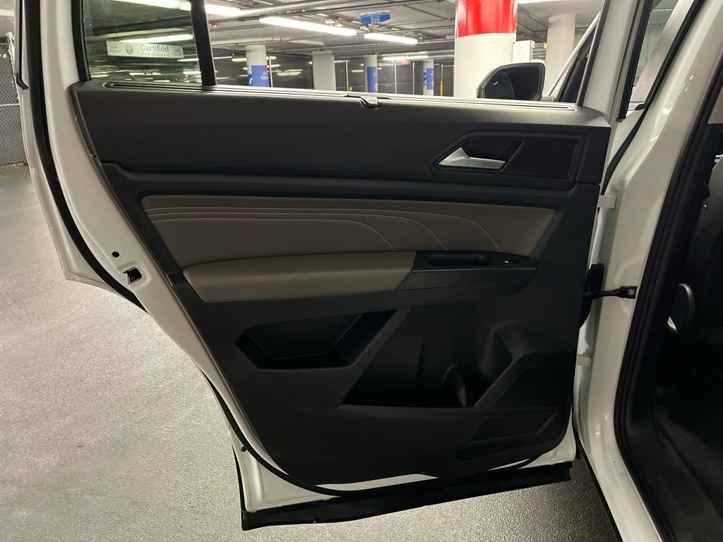 Certified 2023 Volkswagen Atlas SE w/ Panoramic Sunroof Package AWD/4WD image 22
