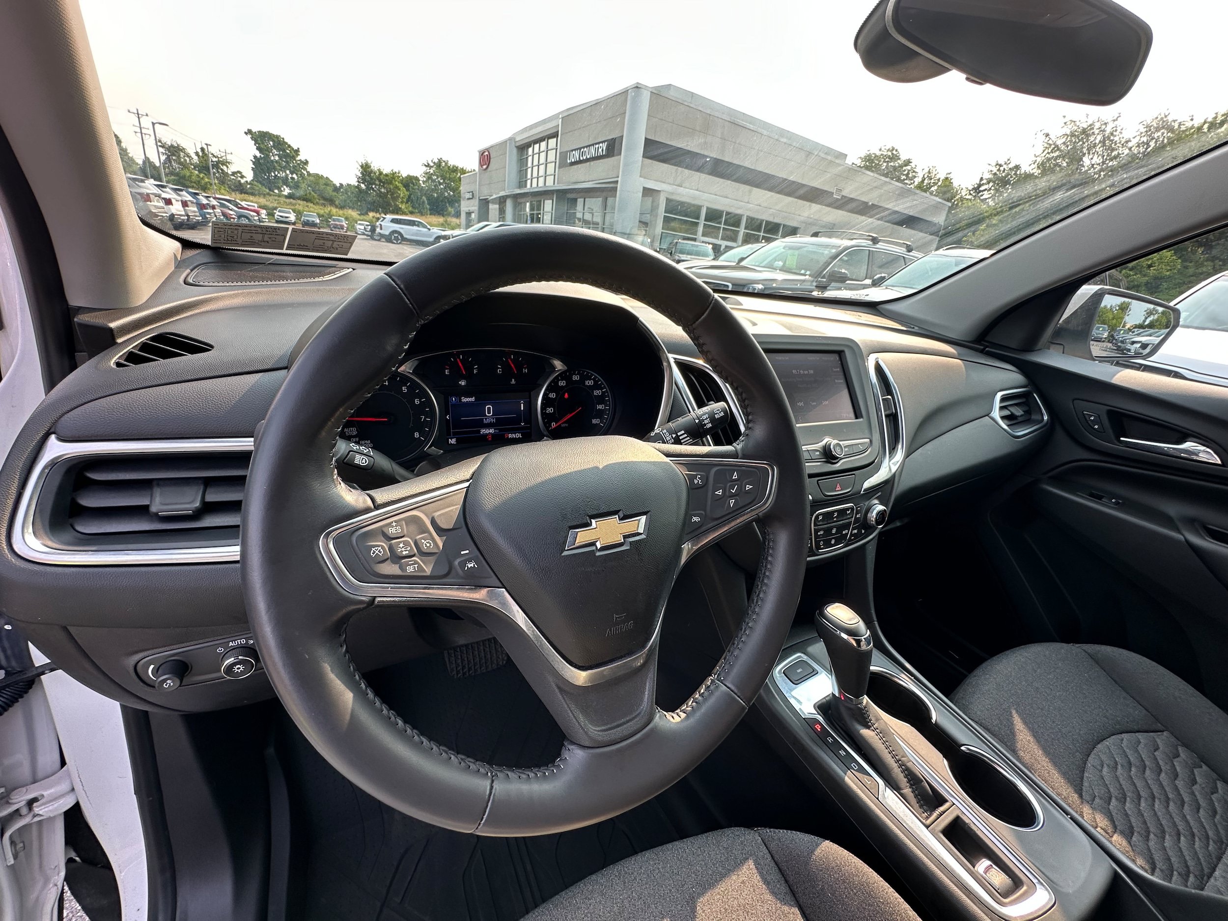 Used 2021 Chevrolet Equinox LT AWD/4WD image 25