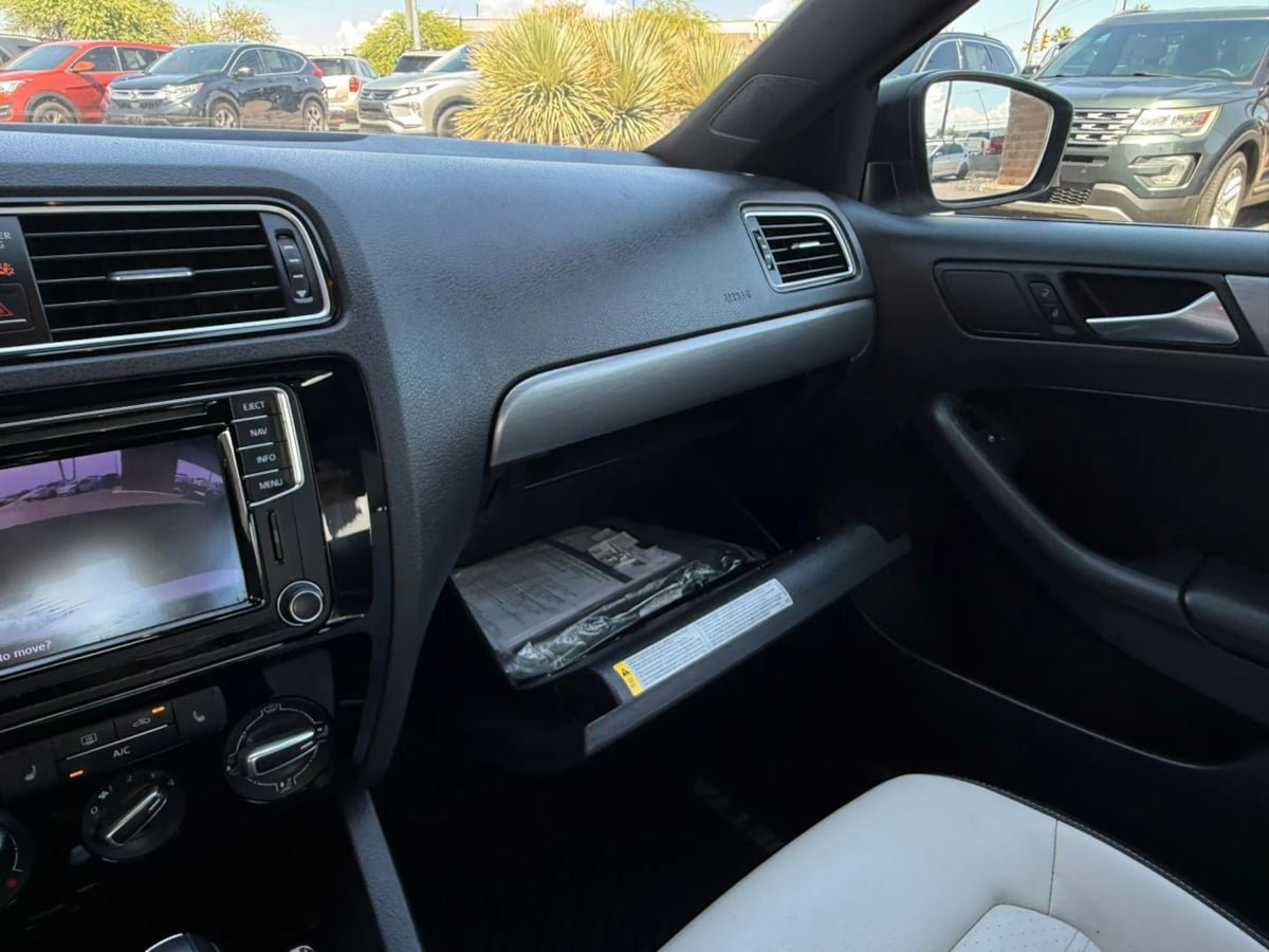 Used 2016 Volkswagen Jetta Sport FWD image 56