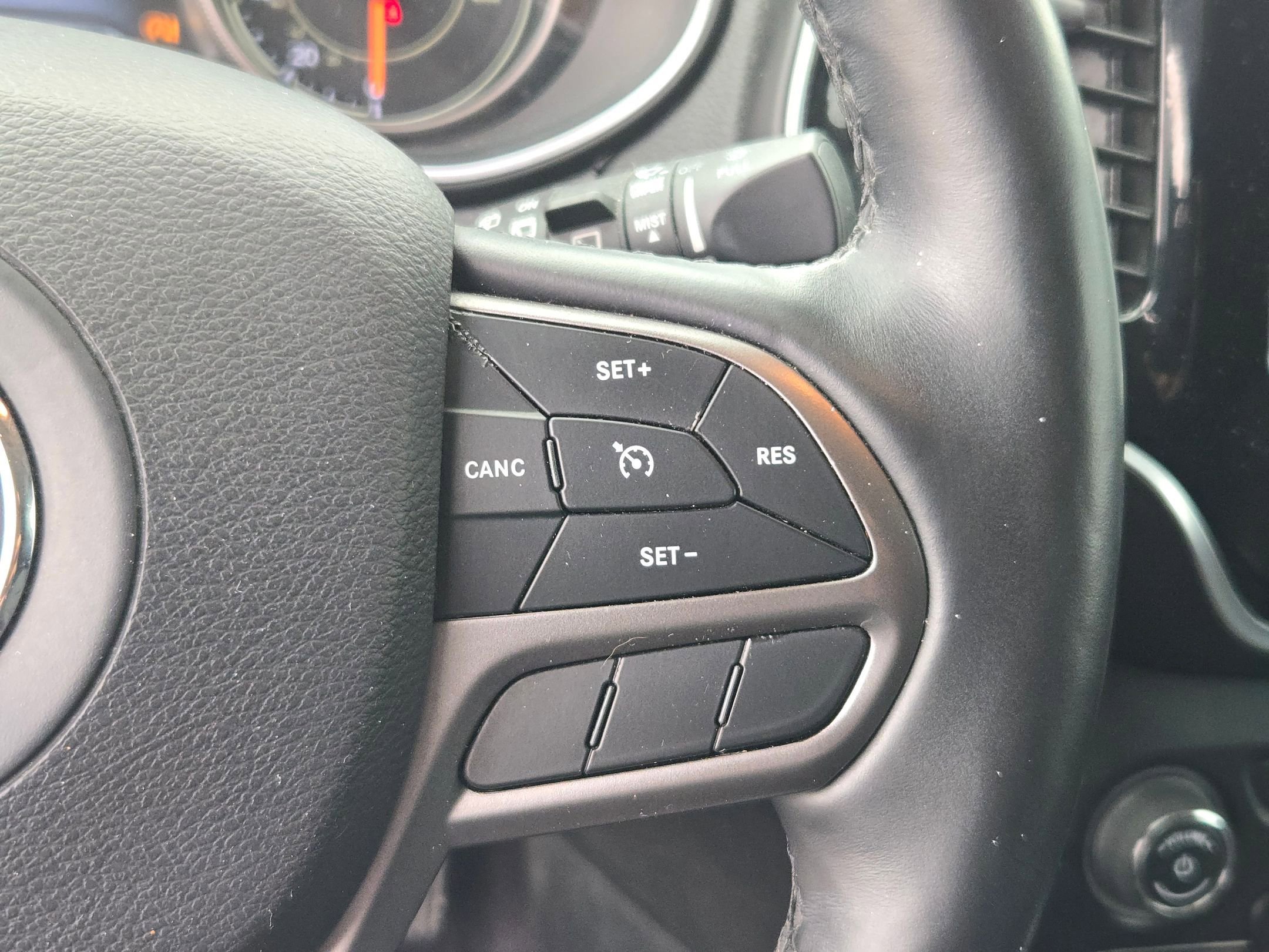 Used 2019 Jeep Cherokee Limited AWD/4WD image 20