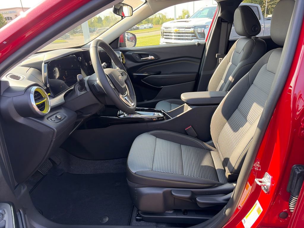 New 2026 Chevrolet Trax LT w/ Driver Confidence Package FWD image 13