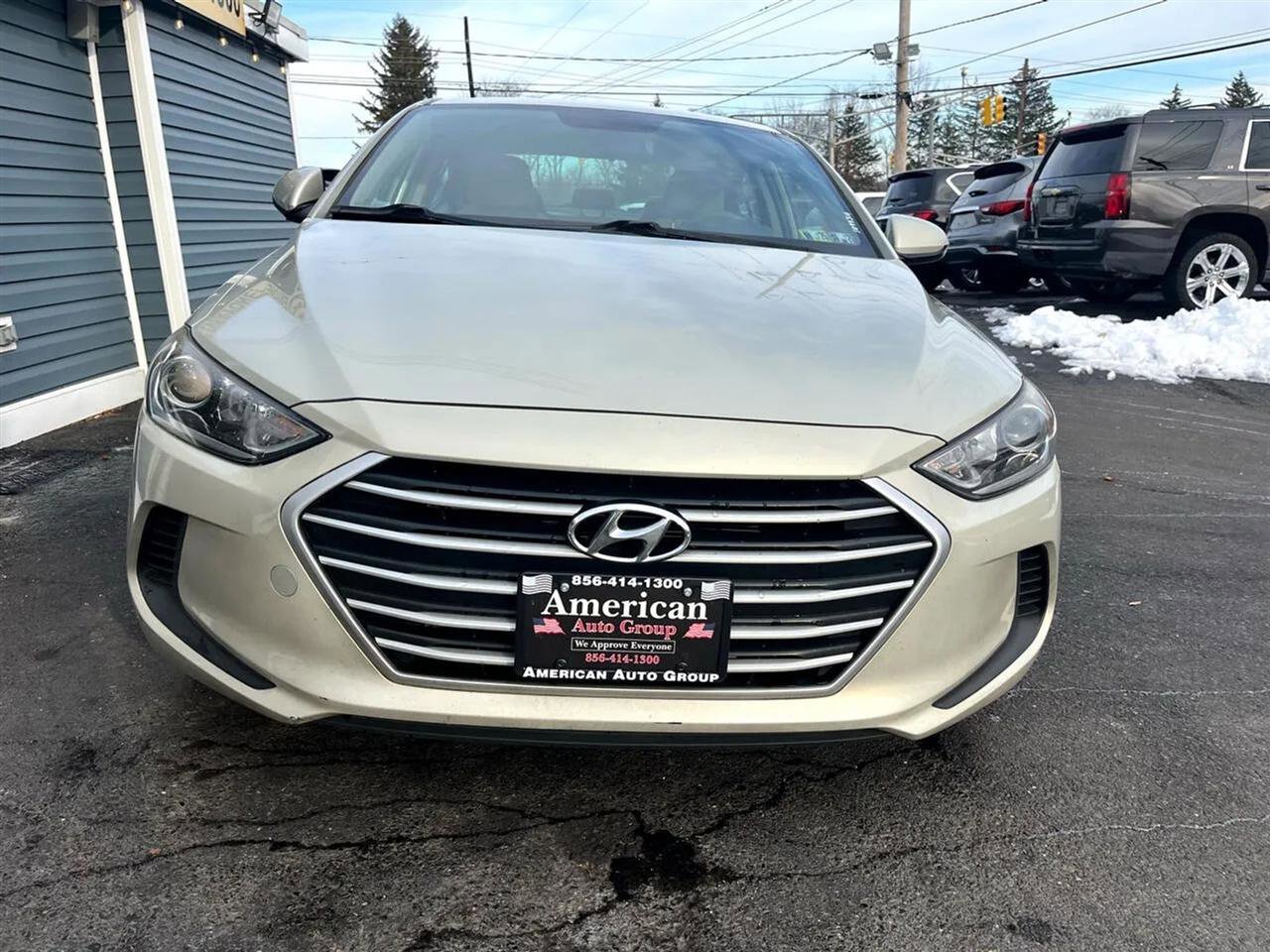 Used 2017 Hyundai Elantra SE image 8