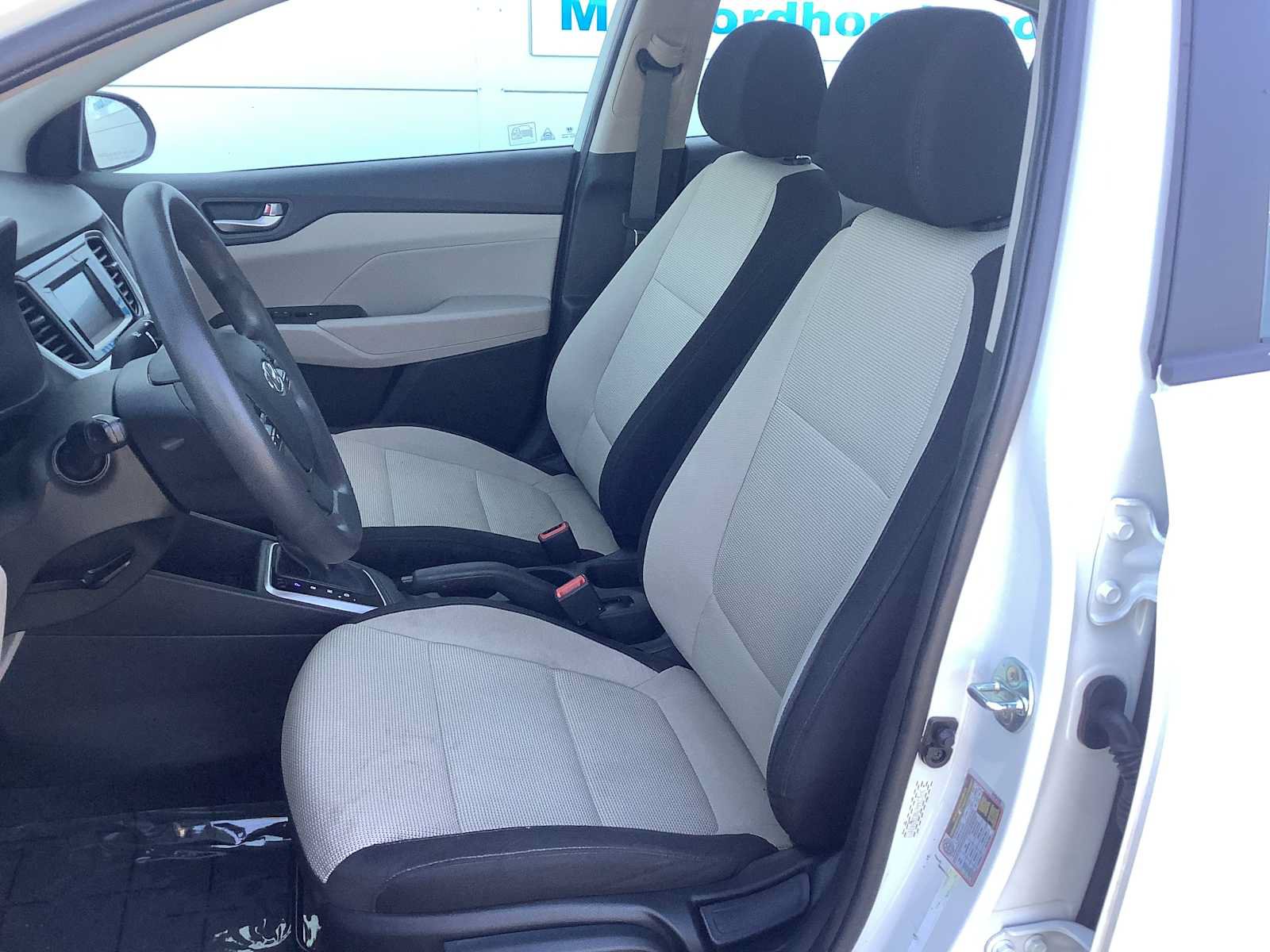 Used 2022 Hyundai Accent SE FWD image 11