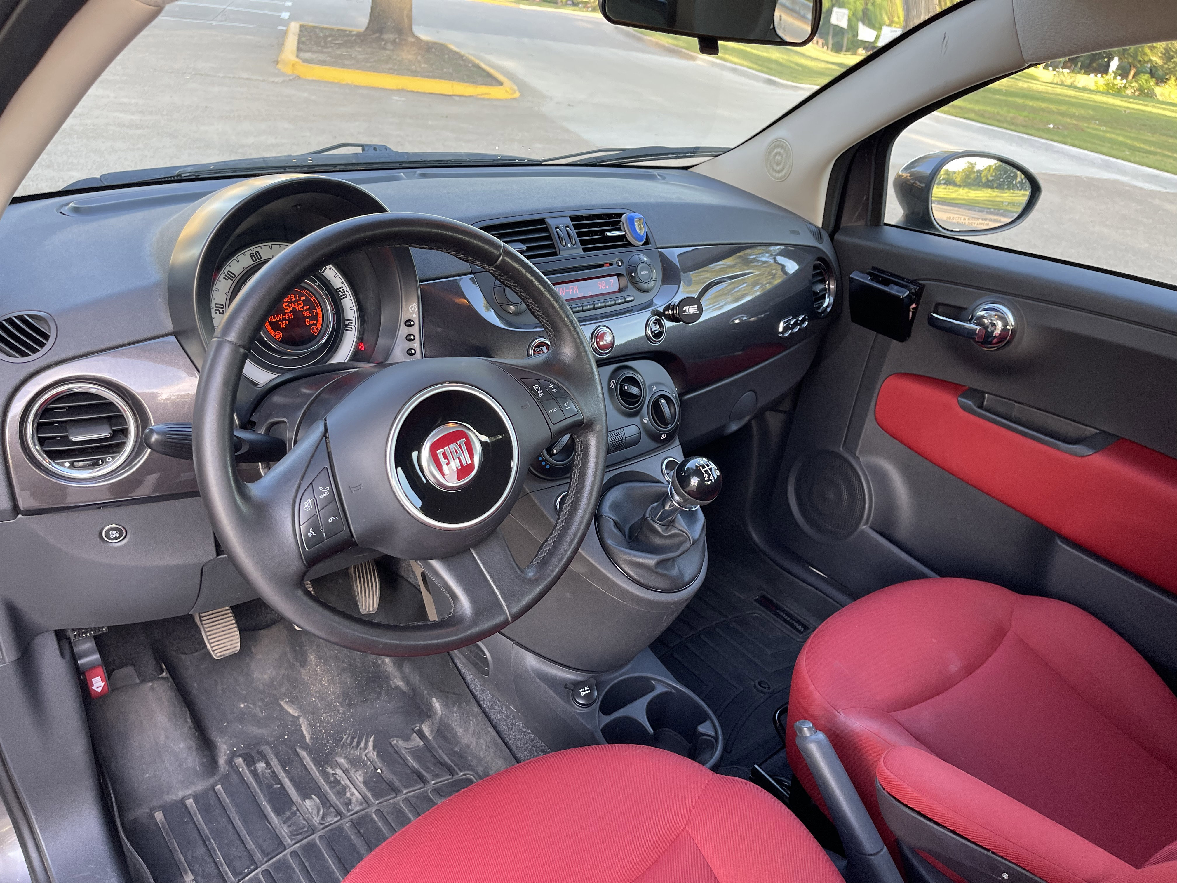 Used 2014 FIAT 500 Pop image 10