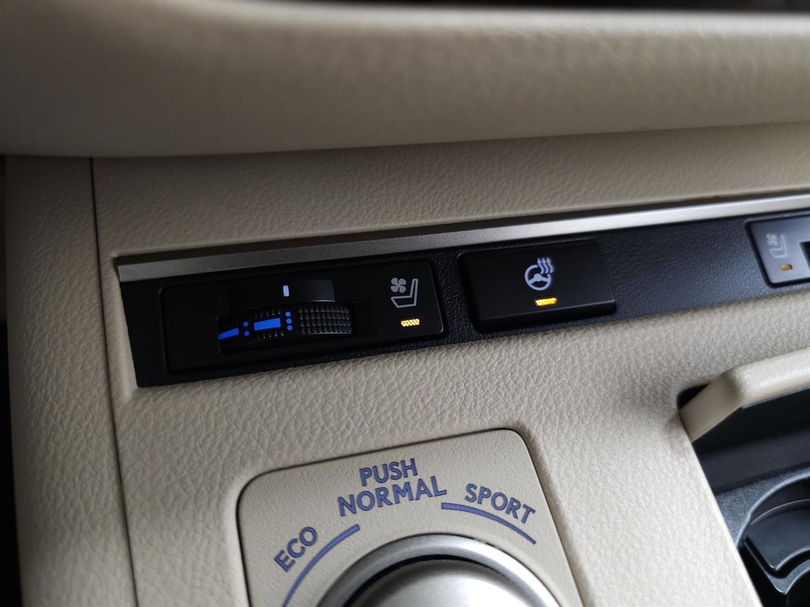 Used 2015 Lexus ES 350 PREMIUM w/ Premium Package image 23