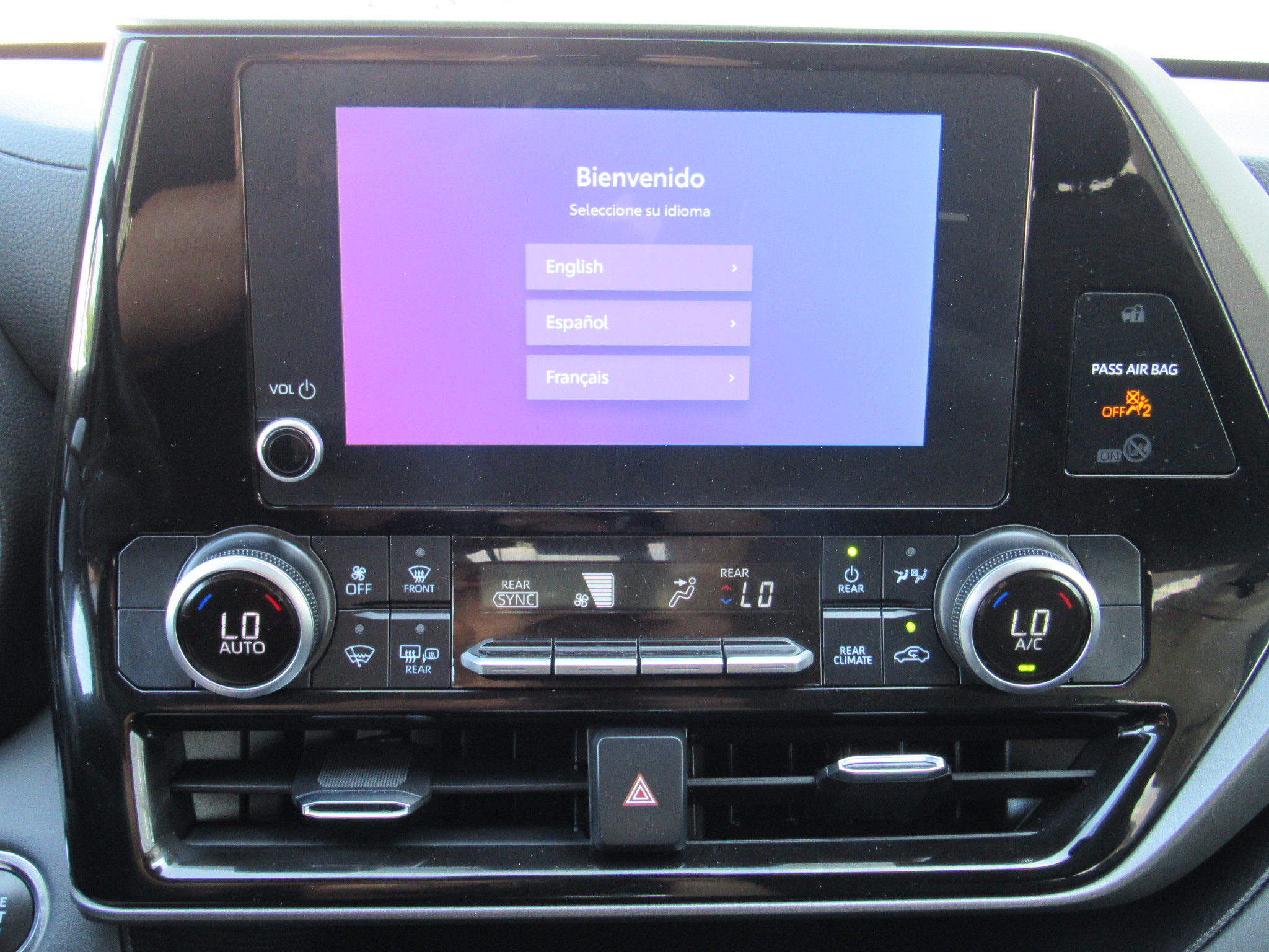 Used 2023 Toyota Highlander LE FWD image 22