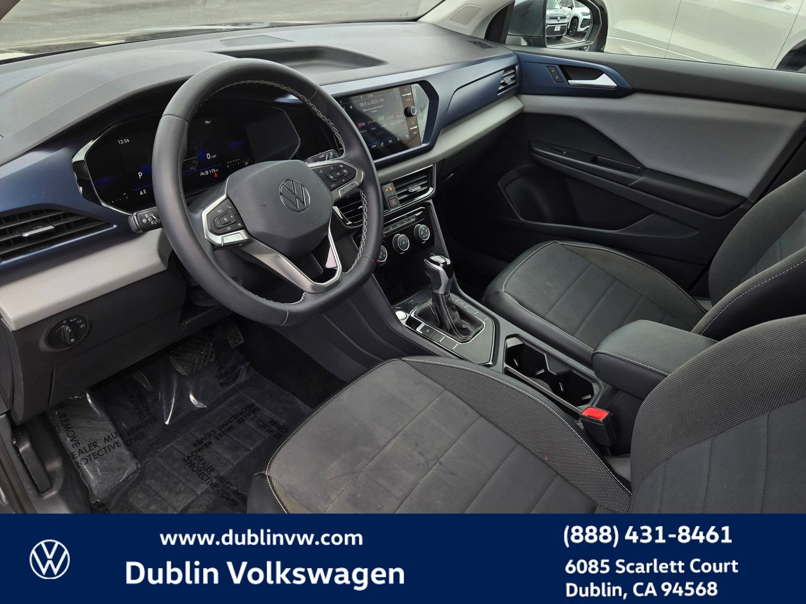 Certified 2023 Volkswagen Taos SE w/ Panoramic Sunroof Package FWD image 9