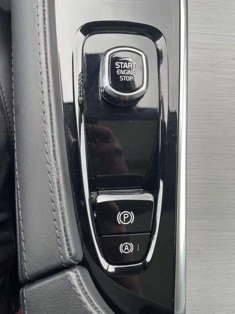 Certified 2024 Volvo XC90 B5 Core w/ Climate Package image 27