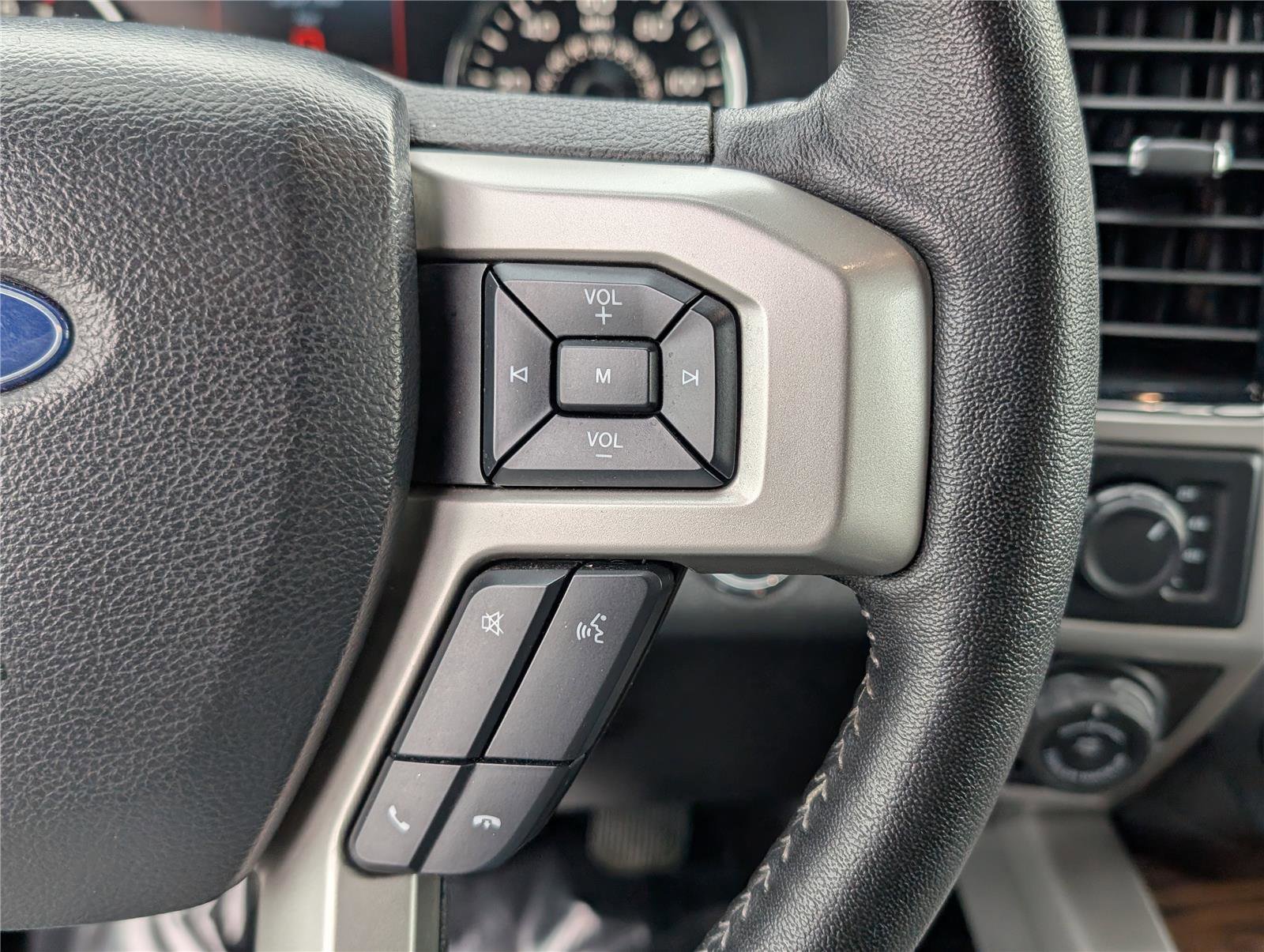 Used 2019 Ford F150 Lariat image 22