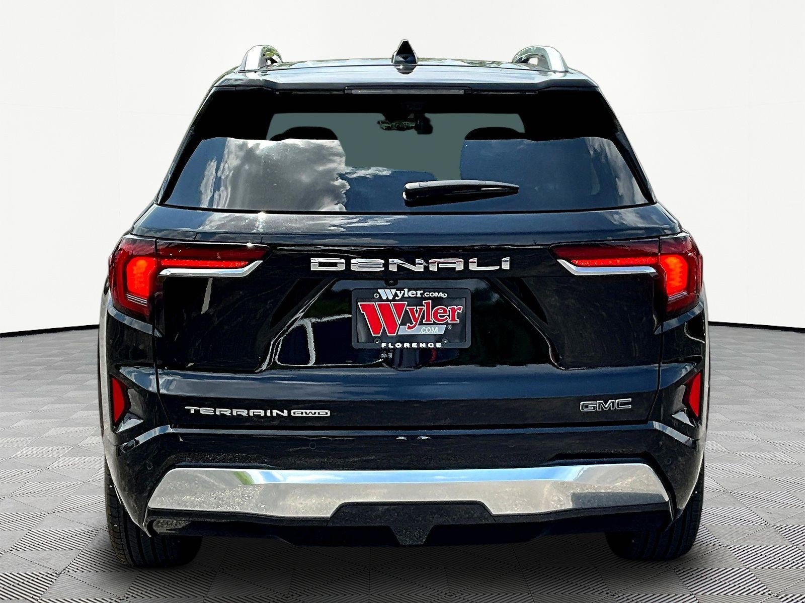 Used 2026 GMC Terrain Denali w/ LPO, Floor Liner Package AWD/4WD image 5