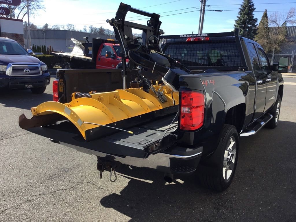 Used 2018 Chevrolet Silverado 2500 W/T w/ Snow Plow Prep Package image 5