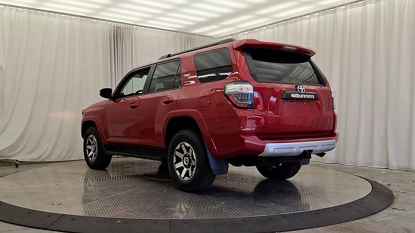Certified 2024 Toyota 4Runner TRD Off-Road AWD/4WD image 9