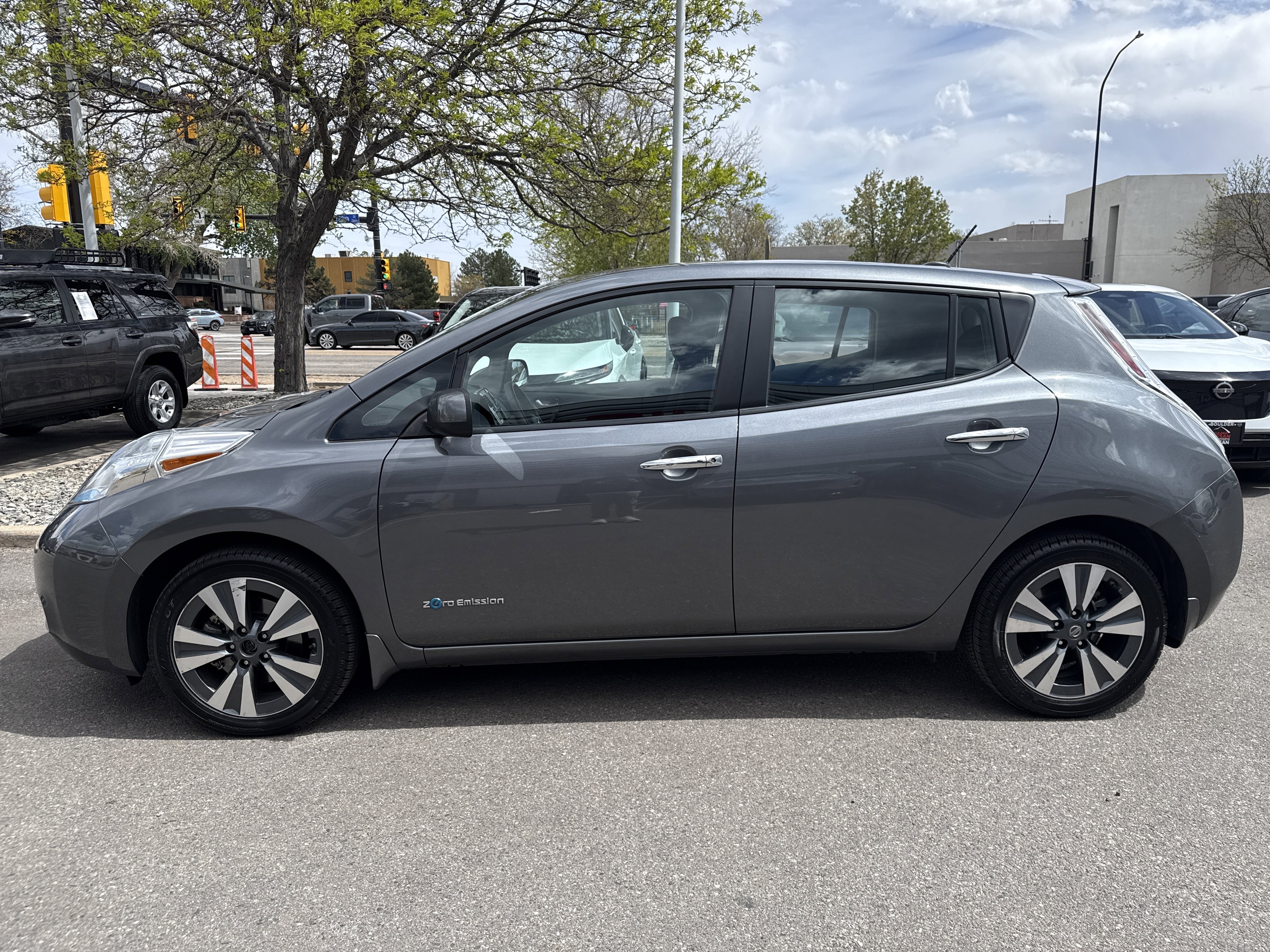 Used 2017 Nissan Leaf SV w/ Protection Package image 4