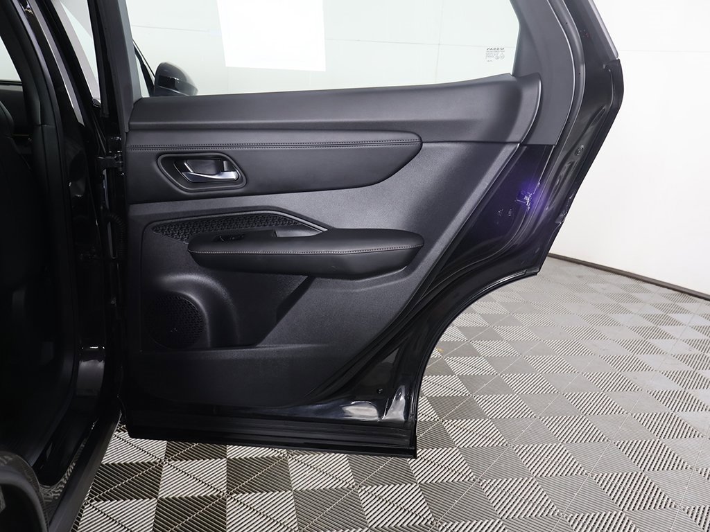 Used 2023 Nissan Ariya FWD image 26