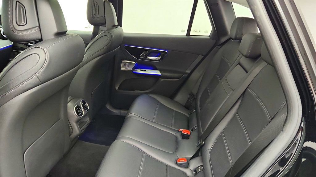 Used 2023 Mercedes-Benz GLC 300 4MATIC w/ Exclusive Trim Package image 21