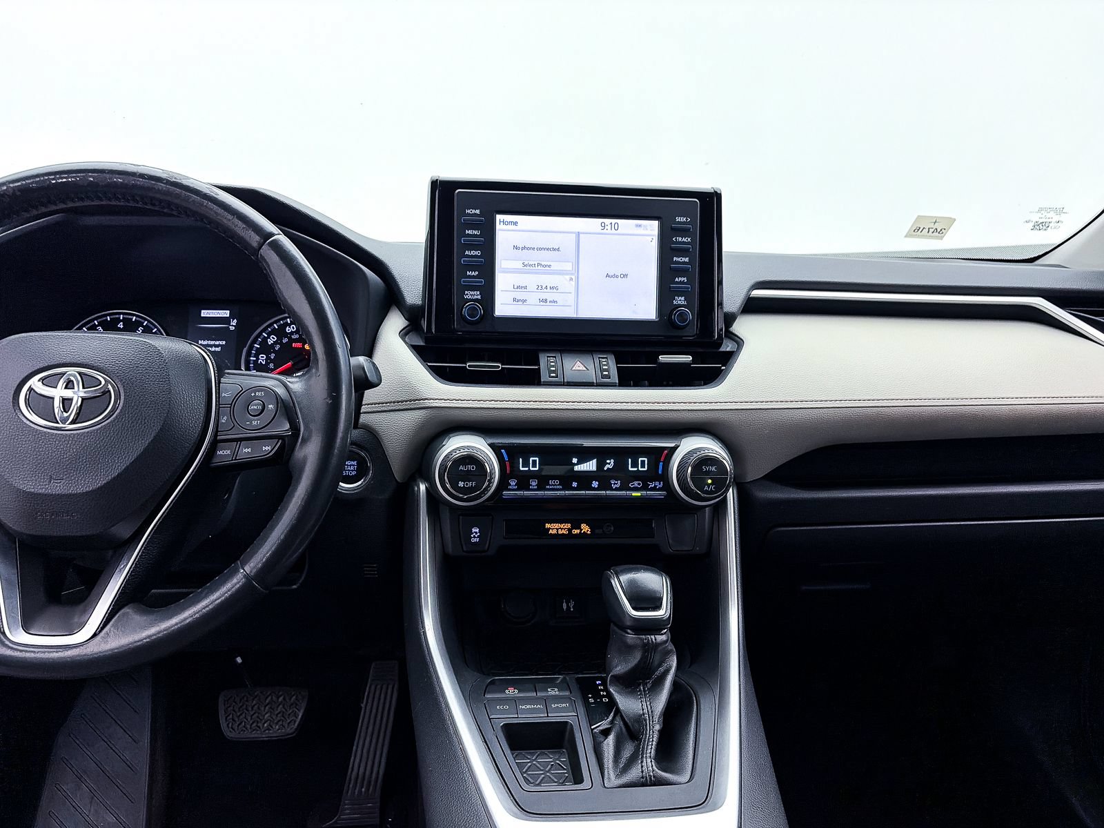 Used 2019 Toyota RAV4 XLE Premium w/ Carpet Mat Package FWD image 5