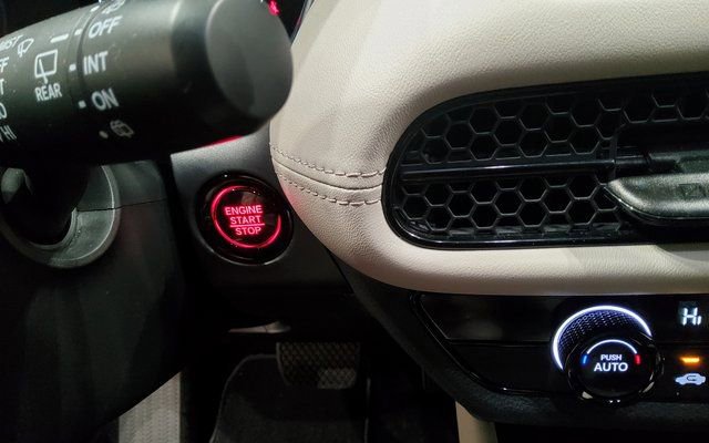 Used 2025 Honda HR-V LX image 31