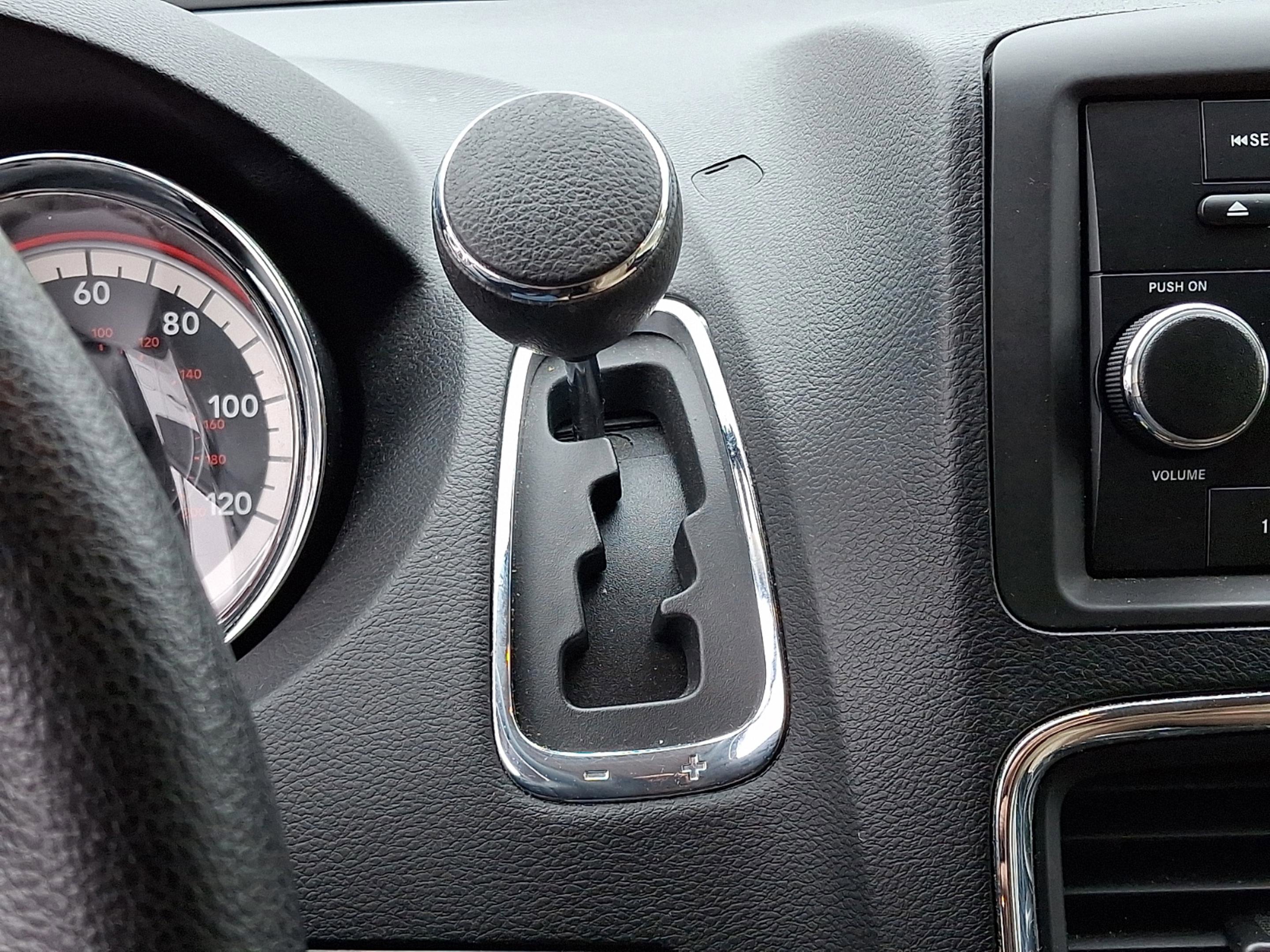 Used 2014 Dodge Grand Caravan SE w/ Quick Order Package 29E SE FWD image 16