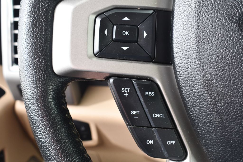 Used 2015 Ford F150 Lariat w/ Equipment Group 502A Luxury AWD/4WD image 32